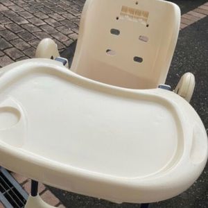 Toddler high chair on wheels